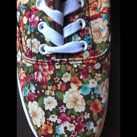 ❤️Flowery Flats- Blue Suede Shoes - Picture 3 of 4